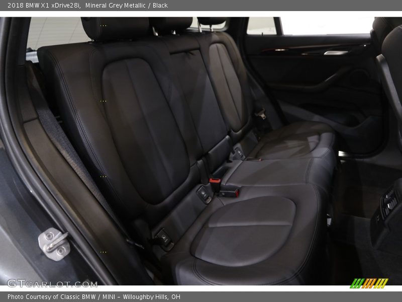 Mineral Grey Metallic / Black 2018 BMW X1 xDrive28i