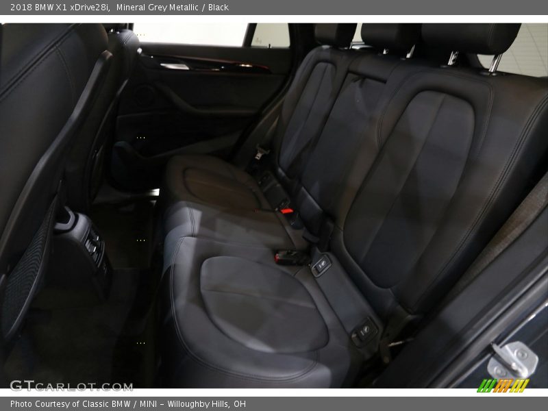 Mineral Grey Metallic / Black 2018 BMW X1 xDrive28i