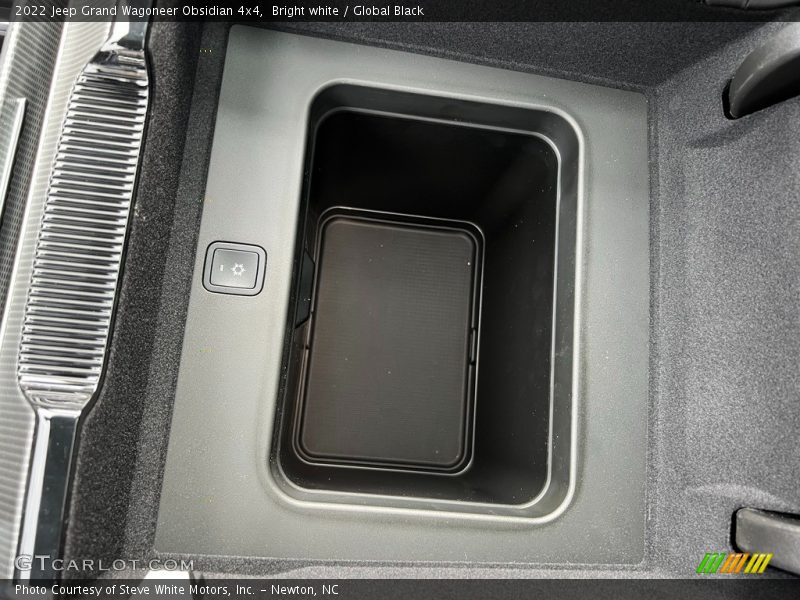 Bright white / Global Black 2022 Jeep Grand Wagoneer Obsidian 4x4