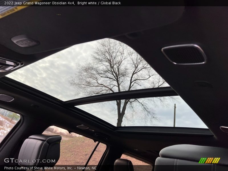 Sunroof of 2022 Grand Wagoneer Obsidian 4x4