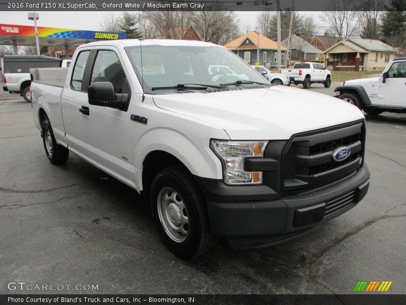 Front 3/4 View of 2016 F150 XL SuperCab