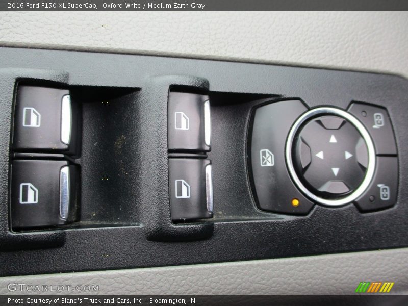 Oxford White / Medium Earth Gray 2016 Ford F150 XL SuperCab