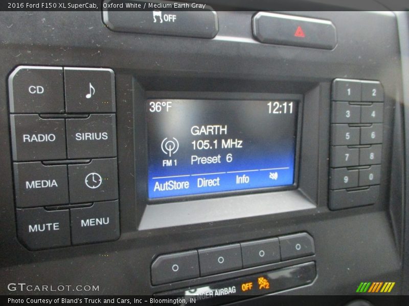 Oxford White / Medium Earth Gray 2016 Ford F150 XL SuperCab