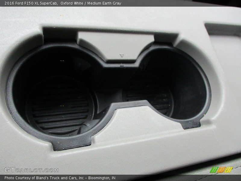 Oxford White / Medium Earth Gray 2016 Ford F150 XL SuperCab