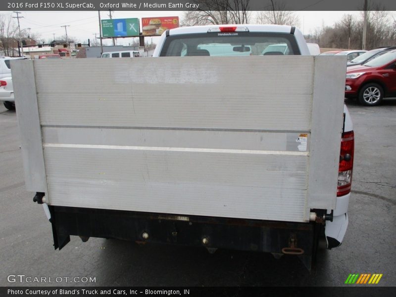 Oxford White / Medium Earth Gray 2016 Ford F150 XL SuperCab