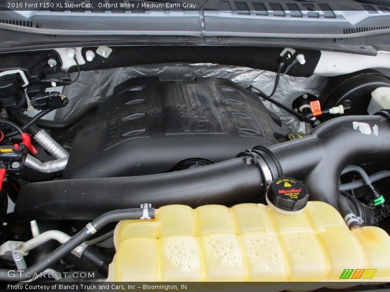 Oxford White / Medium Earth Gray 2016 Ford F150 XL SuperCab