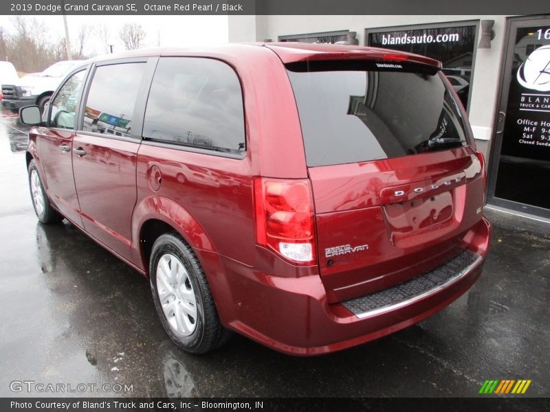 Octane Red Pearl / Black 2019 Dodge Grand Caravan SE