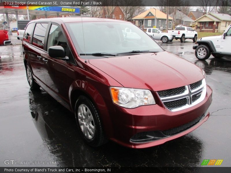 Octane Red Pearl / Black 2019 Dodge Grand Caravan SE