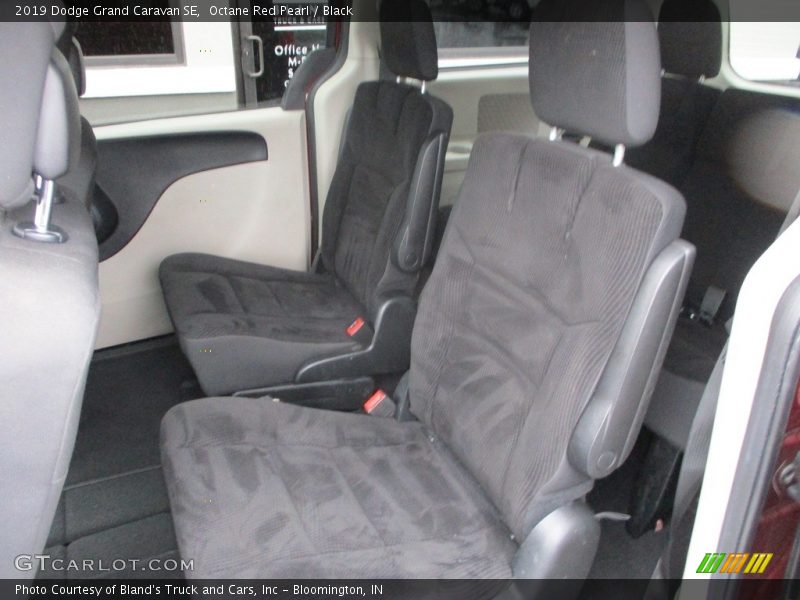 Octane Red Pearl / Black 2019 Dodge Grand Caravan SE