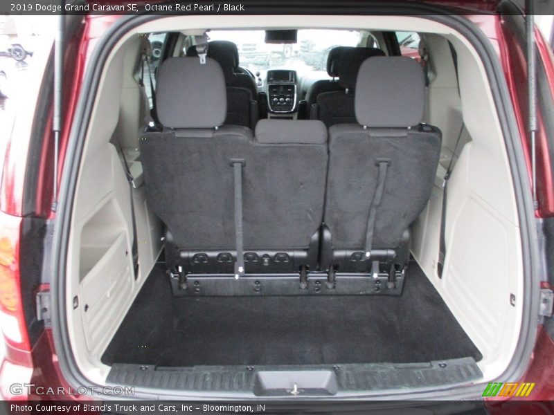 Octane Red Pearl / Black 2019 Dodge Grand Caravan SE