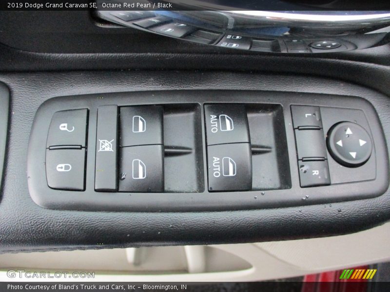 Octane Red Pearl / Black 2019 Dodge Grand Caravan SE