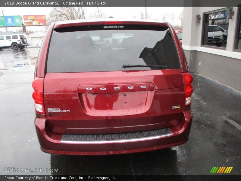 Octane Red Pearl / Black 2019 Dodge Grand Caravan SE
