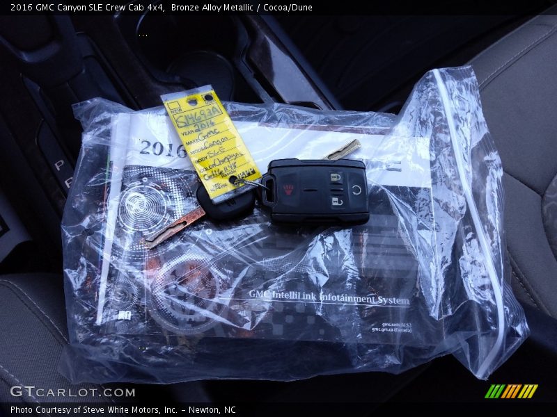 Bronze Alloy Metallic / Cocoa/Dune 2016 GMC Canyon SLE Crew Cab 4x4