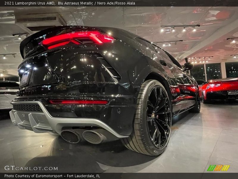 Blu Astraeus Metallic / Nero Ade/Rosso Alala 2021 Lamborghini Urus AWD
