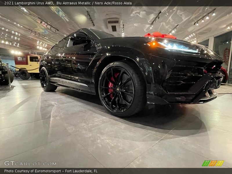 Blu Astraeus Metallic / Nero Ade/Rosso Alala 2021 Lamborghini Urus AWD