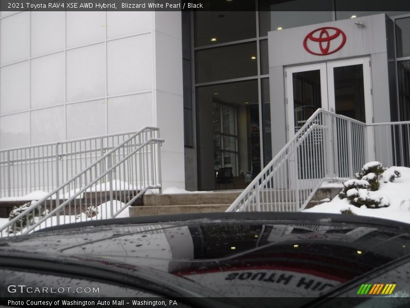 Blizzard White Pearl / Black 2021 Toyota RAV4 XSE AWD Hybrid