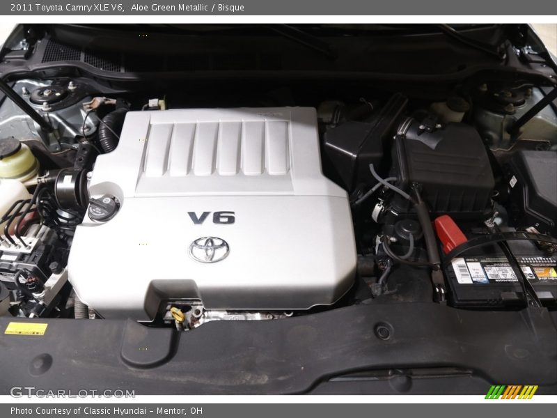 Aloe Green Metallic / Bisque 2011 Toyota Camry XLE V6