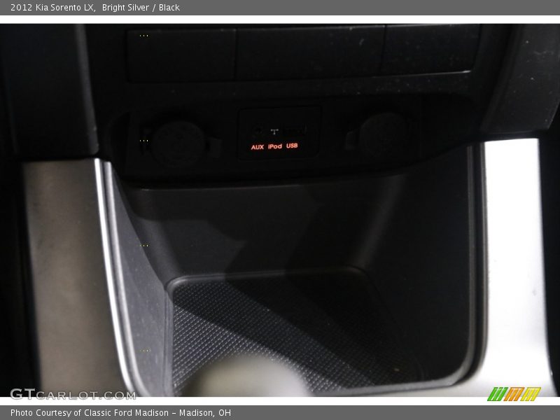 Bright Silver / Black 2012 Kia Sorento LX