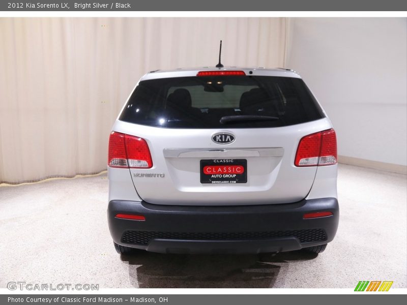 Bright Silver / Black 2012 Kia Sorento LX