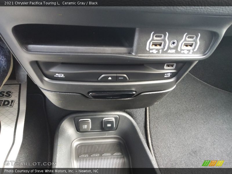 Ceramic Gray / Black 2021 Chrysler Pacifica Touring L