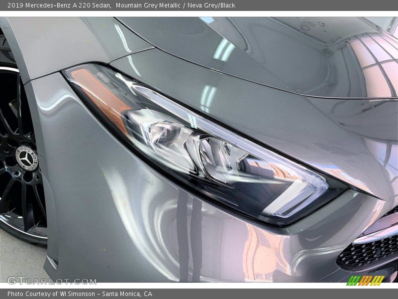 Mountain Grey Metallic / Neva Grey/Black 2019 Mercedes-Benz A 220 Sedan