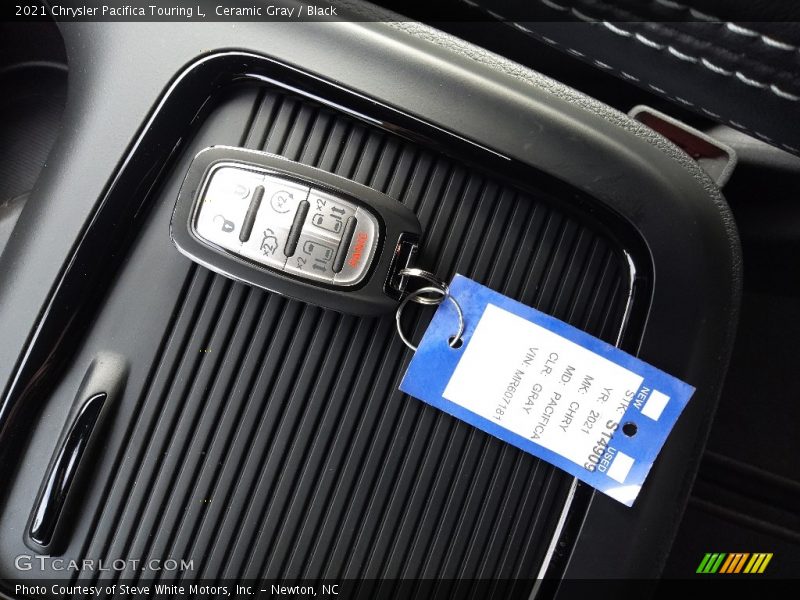 Ceramic Gray / Black 2021 Chrysler Pacifica Touring L