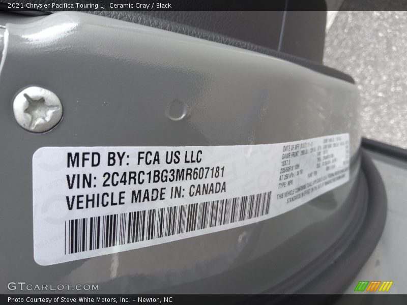 Ceramic Gray / Black 2021 Chrysler Pacifica Touring L