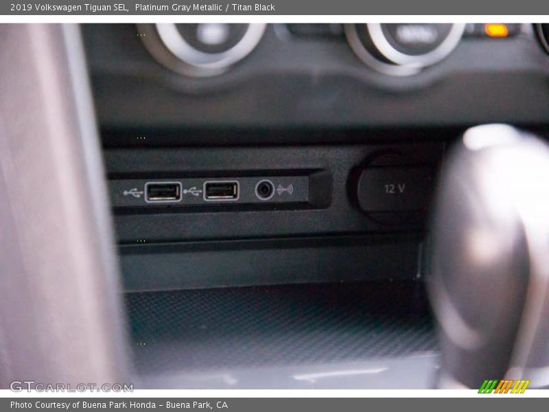Platinum Gray Metallic / Titan Black 2019 Volkswagen Tiguan SEL