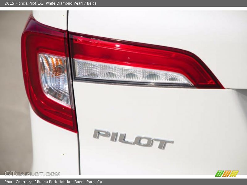White Diamond Pearl / Beige 2019 Honda Pilot EX