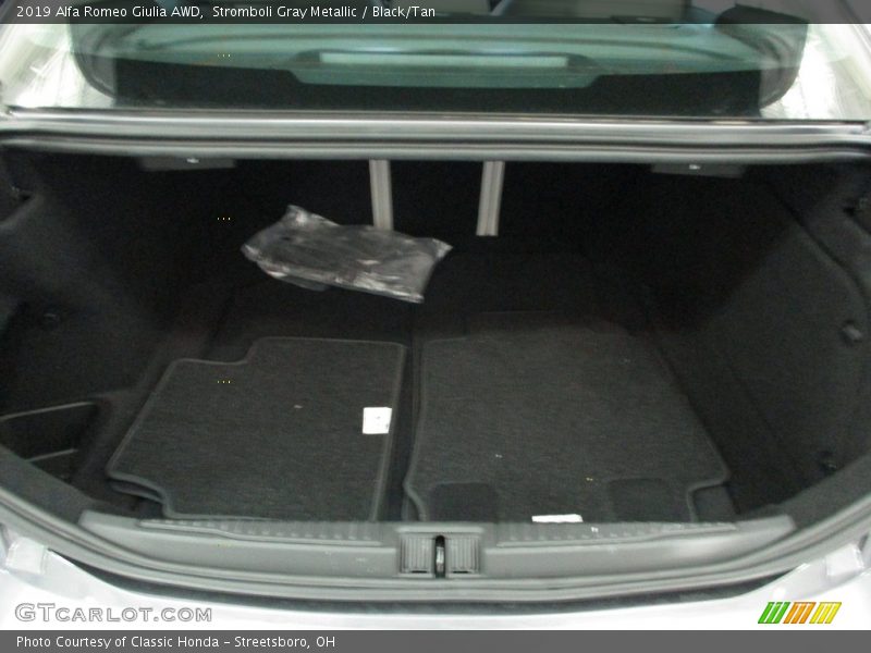 Stromboli Gray Metallic / Black/Tan 2019 Alfa Romeo Giulia AWD