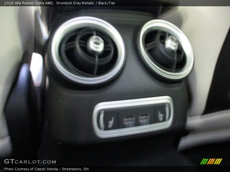 Stromboli Gray Metallic / Black/Tan 2019 Alfa Romeo Giulia AWD