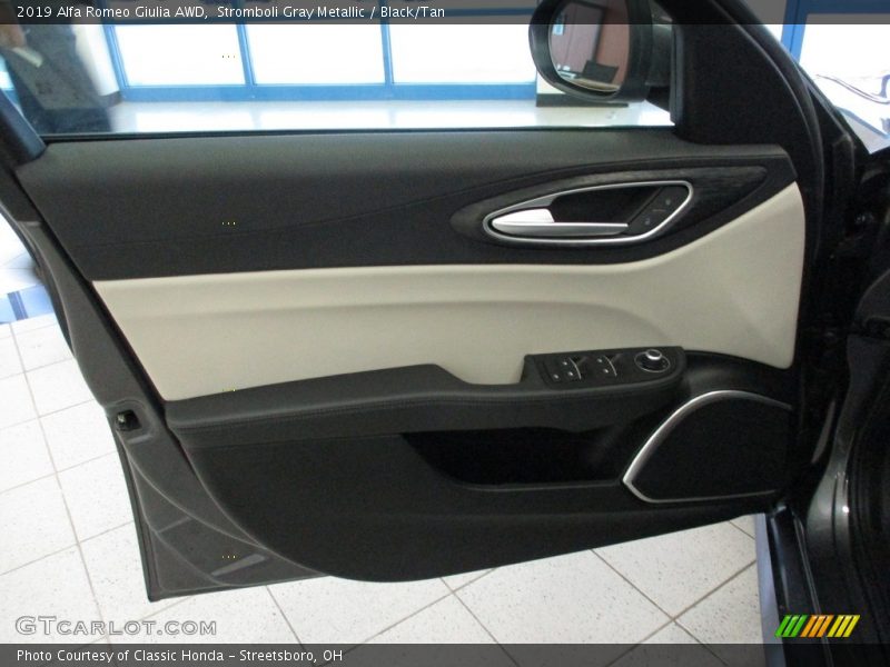 Stromboli Gray Metallic / Black/Tan 2019 Alfa Romeo Giulia AWD