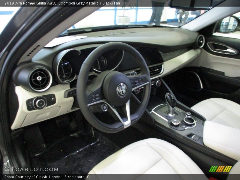 Stromboli Gray Metallic / Black/Tan 2019 Alfa Romeo Giulia AWD