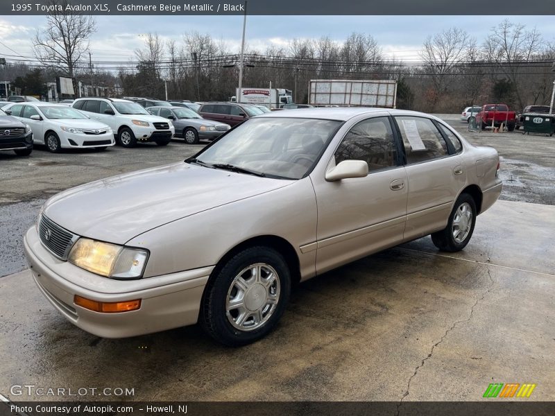 Front 3/4 View of 1995 Avalon XLS