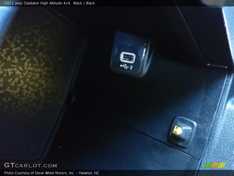 Black / Black 2021 Jeep Gladiator High Altitude 4x4