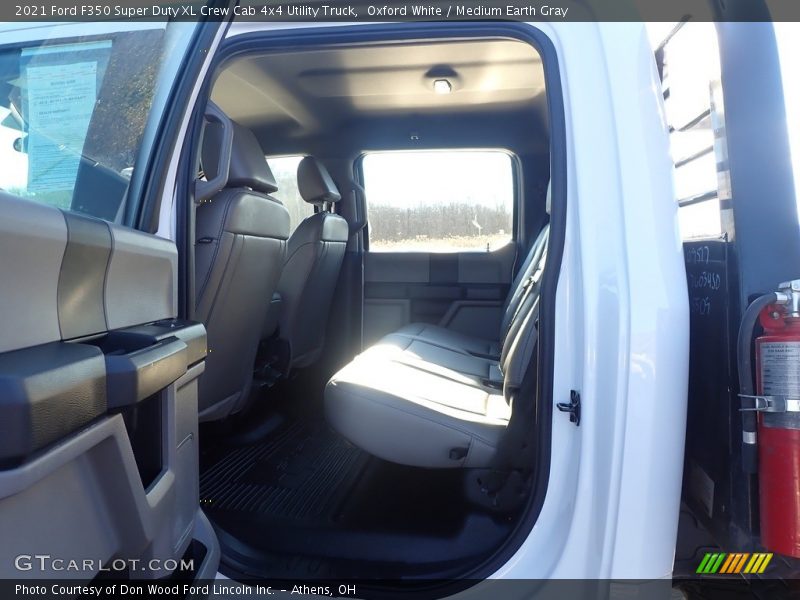 Oxford White / Medium Earth Gray 2021 Ford F350 Super Duty XL Crew Cab 4x4 Utility Truck