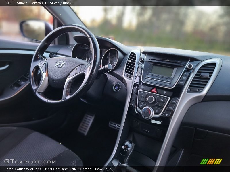 Silver / Black 2013 Hyundai Elantra GT