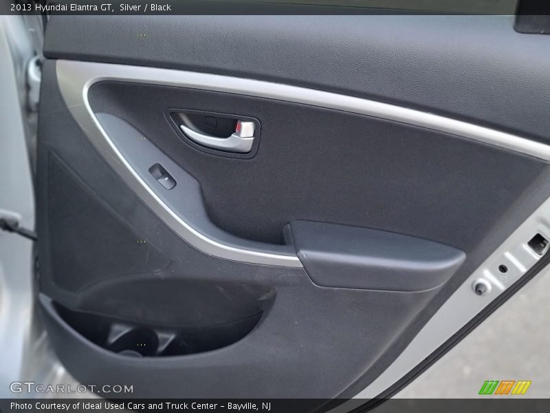 Silver / Black 2013 Hyundai Elantra GT