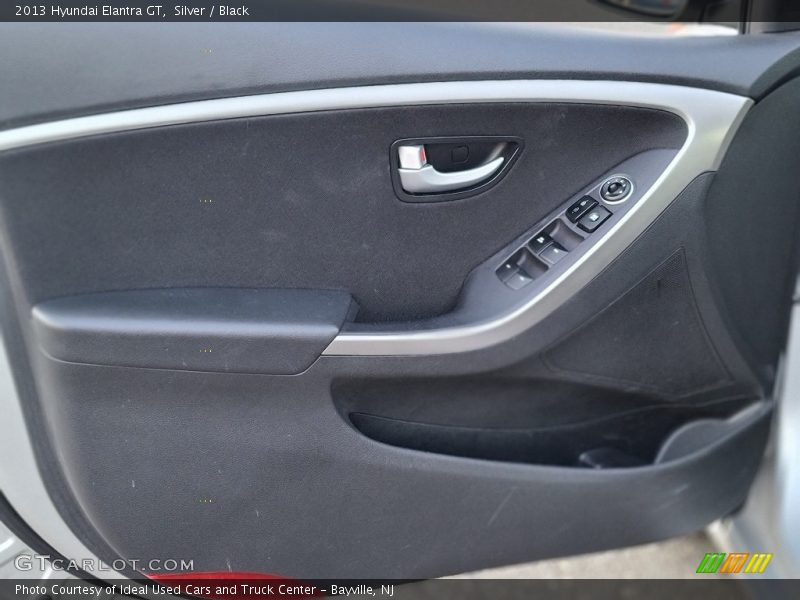 Silver / Black 2013 Hyundai Elantra GT