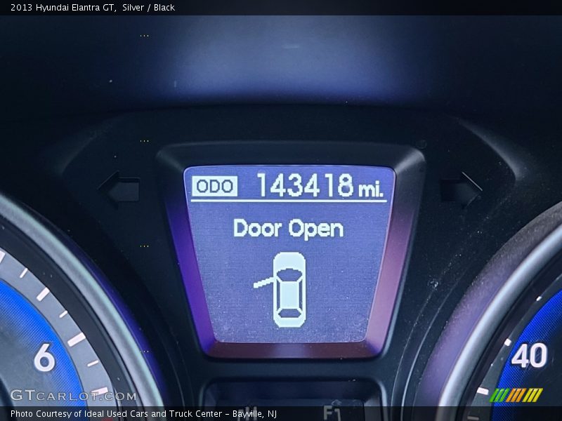 Silver / Black 2013 Hyundai Elantra GT
