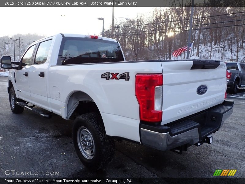 Oxford White / Earth Gray 2019 Ford F250 Super Duty XL Crew Cab 4x4