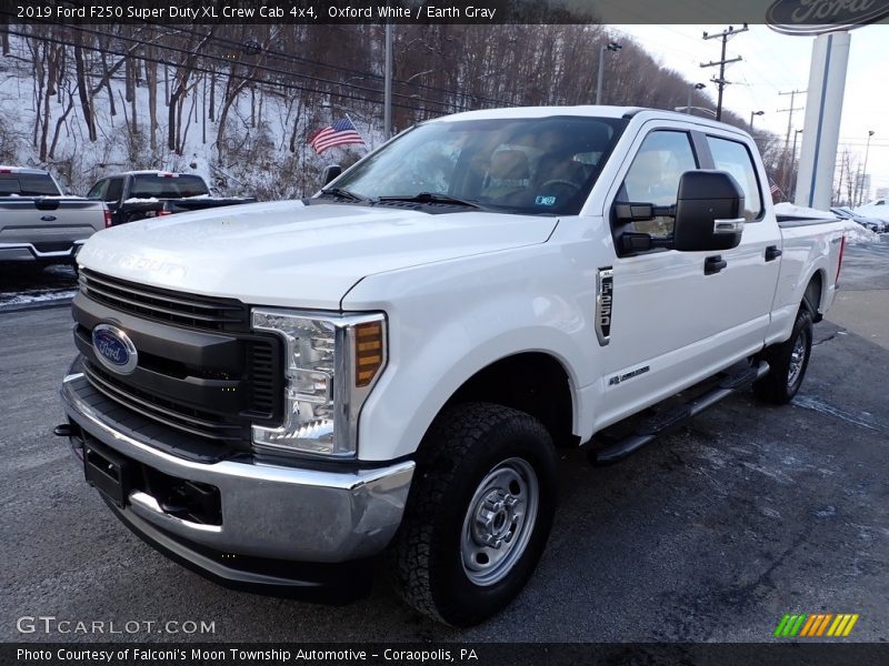 Oxford White / Earth Gray 2019 Ford F250 Super Duty XL Crew Cab 4x4