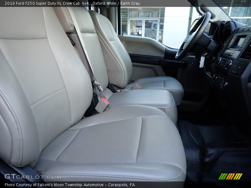 Oxford White / Earth Gray 2019 Ford F250 Super Duty XL Crew Cab 4x4