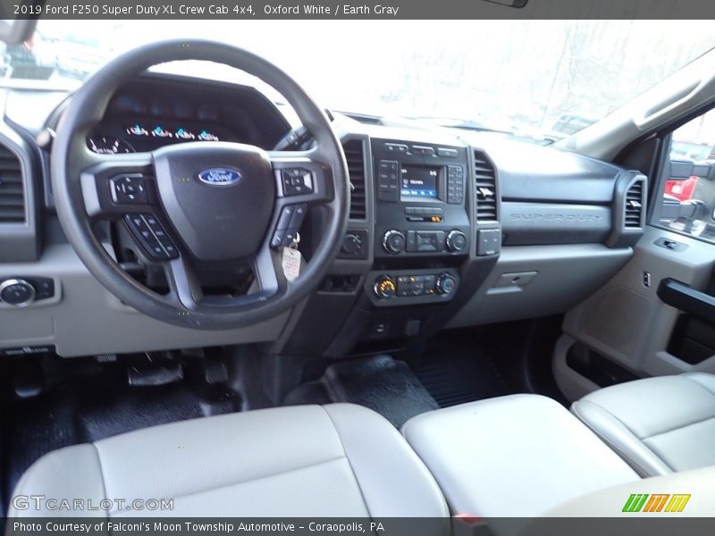 Oxford White / Earth Gray 2019 Ford F250 Super Duty XL Crew Cab 4x4