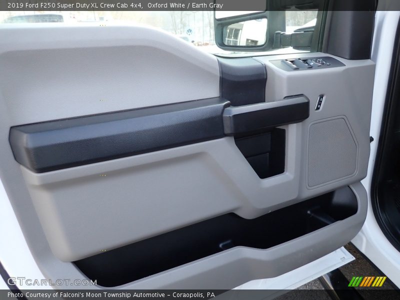 Oxford White / Earth Gray 2019 Ford F250 Super Duty XL Crew Cab 4x4