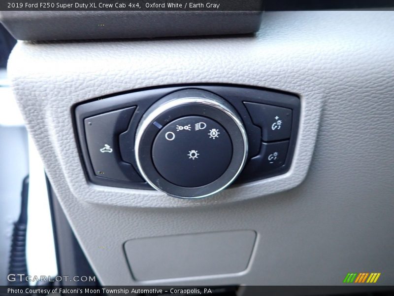 Oxford White / Earth Gray 2019 Ford F250 Super Duty XL Crew Cab 4x4