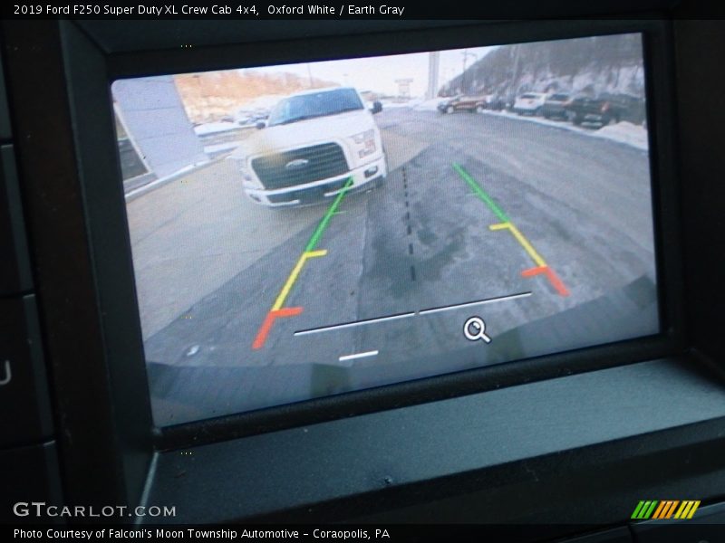 Oxford White / Earth Gray 2019 Ford F250 Super Duty XL Crew Cab 4x4
