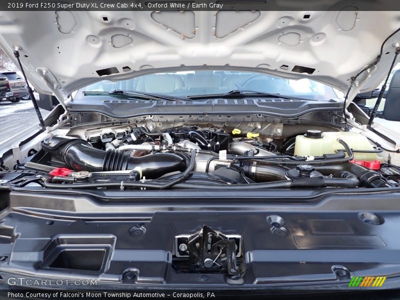 Oxford White / Earth Gray 2019 Ford F250 Super Duty XL Crew Cab 4x4
