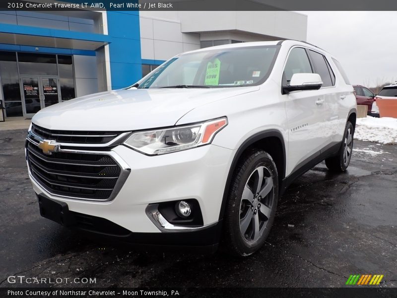Pearl White / Jet Black 2019 Chevrolet Traverse LT AWD