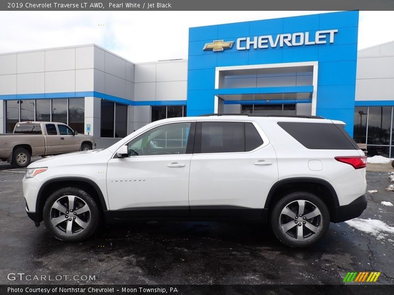 Pearl White / Jet Black 2019 Chevrolet Traverse LT AWD
